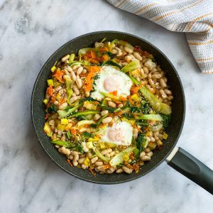 salteado de pak choi e feijão branco