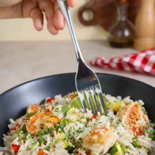 Salada de camarao